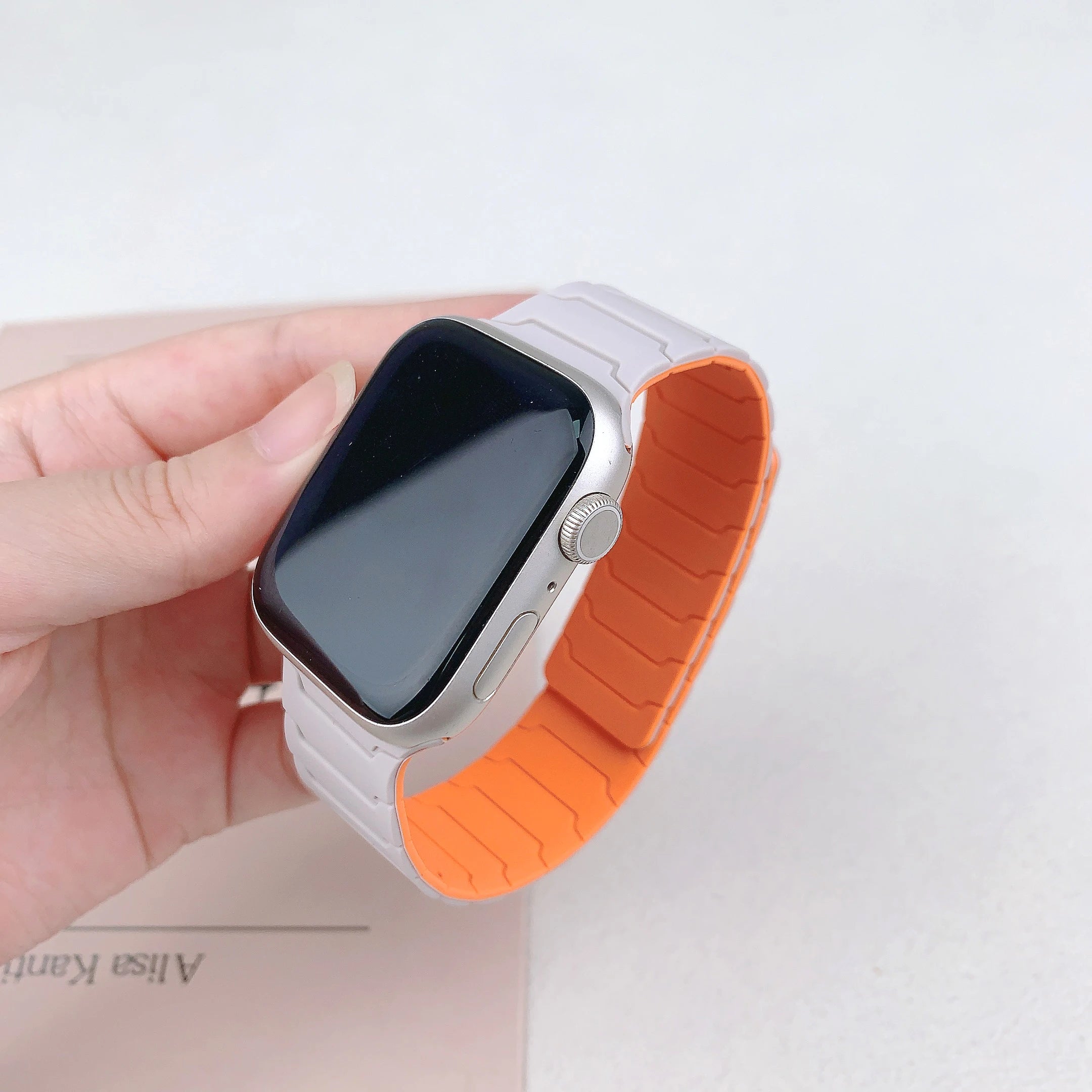 Bracelet Magnétique en Silicone – Compatible Apple Watch Ultra 2 & Series 10/9/8/7/SE